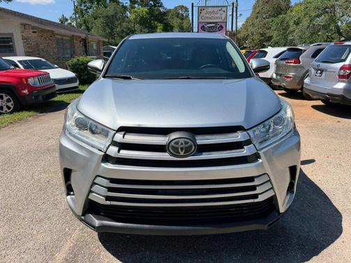 Celestial Silver Metallic 2019 Toyota Highlander LE I4