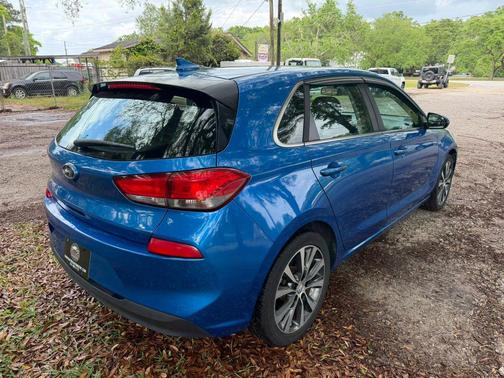 Electric Blue Metallic 2018 Hyundai Elantra GT Base