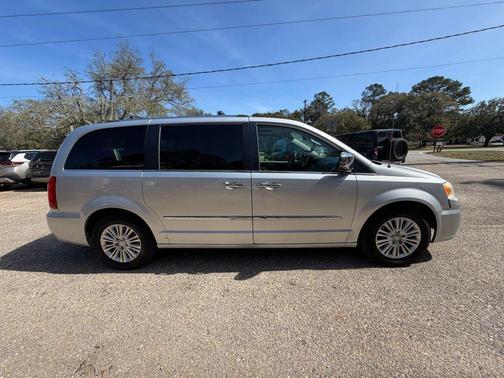 2012 Chrysler Town & Country Limited
