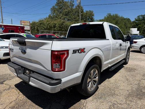 Oxford White 2017 Ford F-150 XL