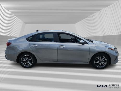 2022 Kia Forte LXS IVT
