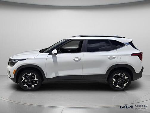 WHITE 2025 Kia Seltos EX IVT FWD