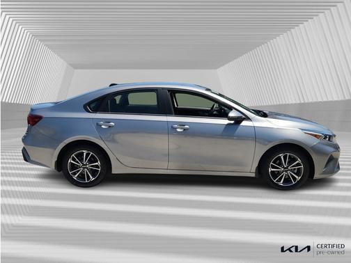 2022 Kia Forte LXS IVT