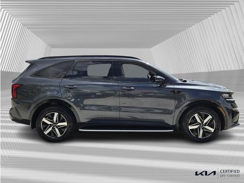 2022 Kia Sorento S FWD
