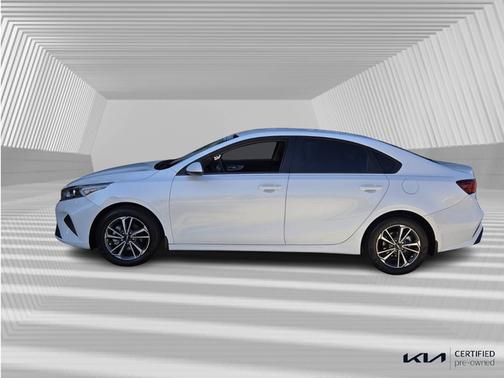 2024 Kia Forte LXS IVT