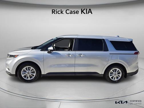 2022 Kia Carnival LX FWD