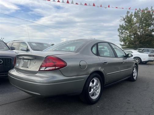 2004 Ford Taurus SES