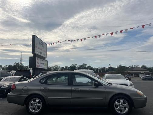 2004 Ford Taurus SES