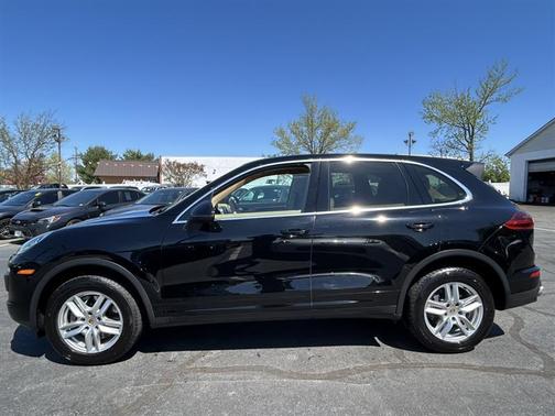 2016 Porsche Cayenne Base