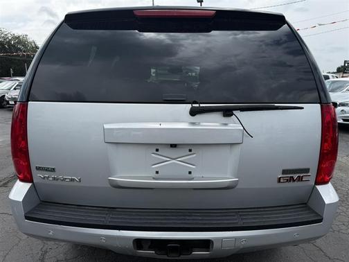 Silver 2010 GMC Yukon SLT