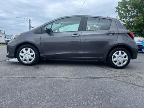 2017 Toyota Yaris L
