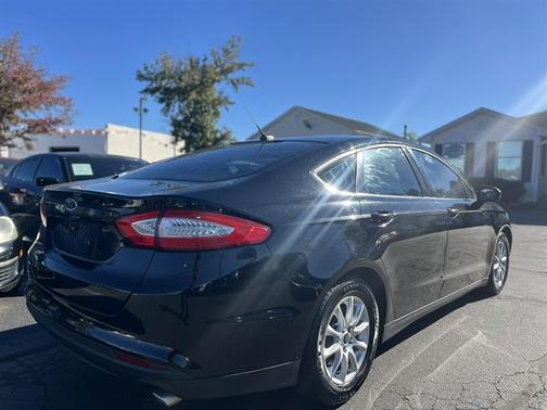 2016 Ford Fusion S