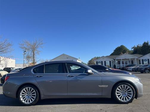 2009 BMW 750 i