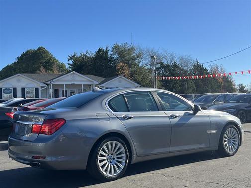 2009 BMW 750 i