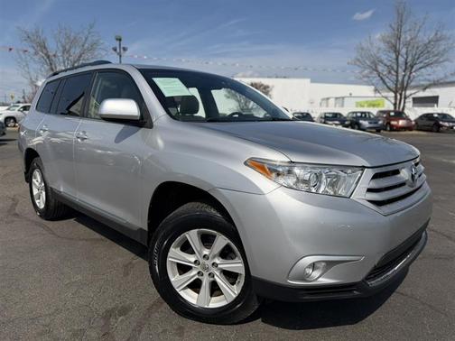 Silver 2013 Toyota Highlander
