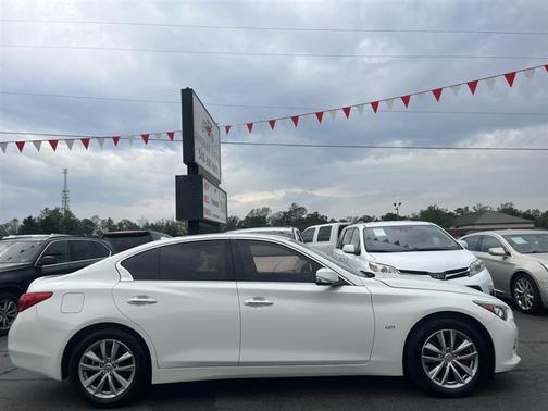 2016 INFINITI Q50 Base