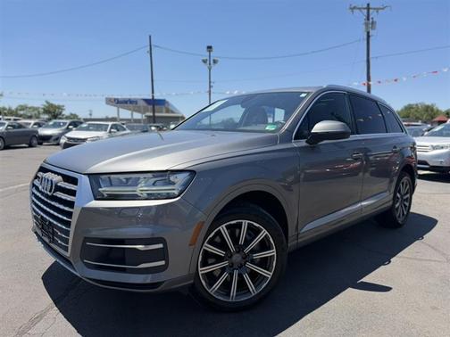 Graphite Gray Metallic 2017 Audi Q7 3.0T Premium Plus