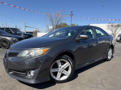 Gray 2013 Toyota Camry L/LE/SE/XLE