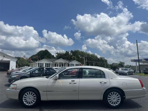 2003 Lincoln Town Car Cartier