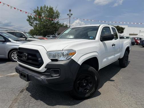 White 2021 Toyota Tacoma SR/SR5