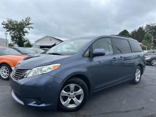 2014 Toyota Sienna LE