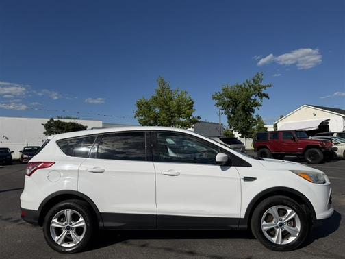 White 2014 Ford Escape SE