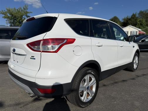 White 2014 Ford Escape SE