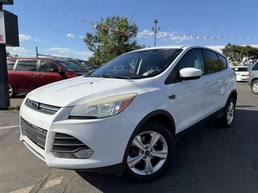 White 2014 Ford Escape SE