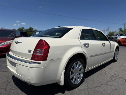 White 2007 Chrysler 300C Base
