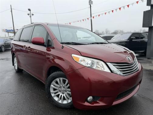 2013 Toyota Sienna XLE