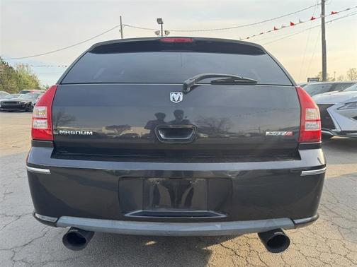 Black 2006 Dodge Magnum SRT8