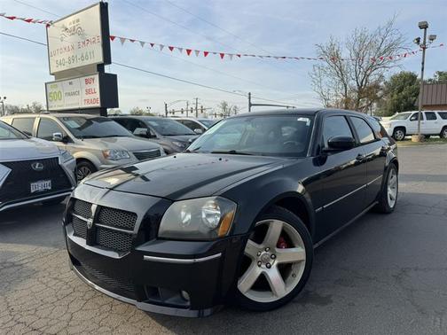 Black 2006 Dodge Magnum SRT8