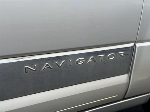 2010 Lincoln Navigator Base