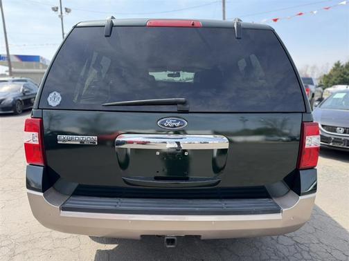 Green 2013 Ford Expedition EL XLT