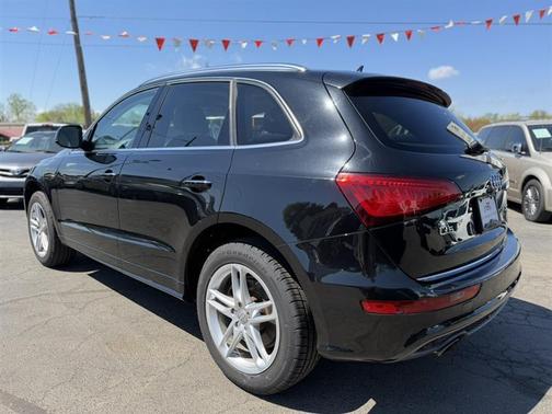 Mythos Black Metallic 2016 Audi Q5 3.0T Premium Plus