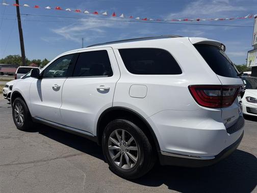 White 2018 Dodge Durango SXT