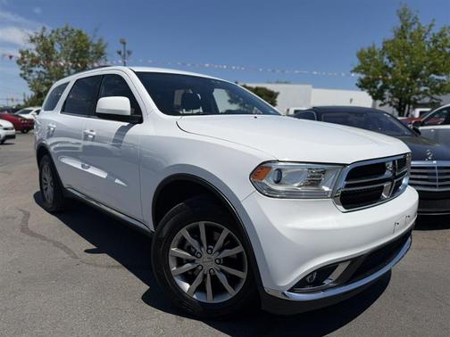 White 2018 Dodge Durango SXT