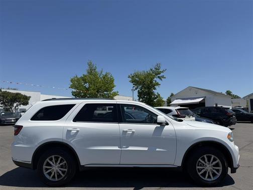 White 2018 Dodge Durango SXT