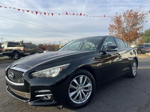2017 INFINITI Q50 Base