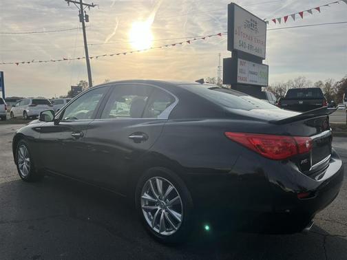 2017 INFINITI Q50 Base