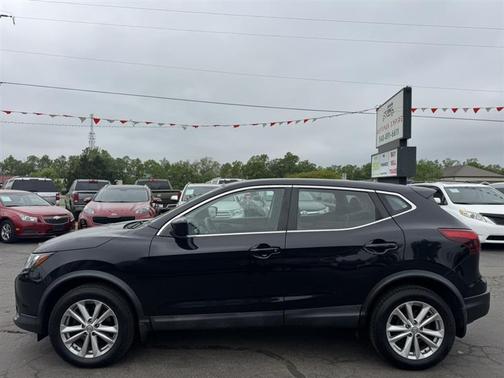 Magnetic Black 2017 Nissan Rogue Sport S