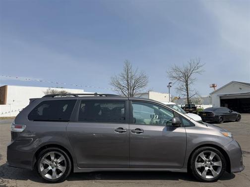 2012 Toyota Sienna SE