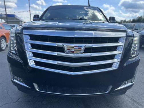 2018 Cadillac Escalade ESV Luxury