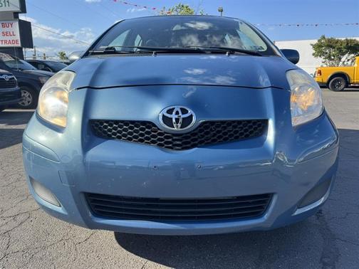 Blue 2009 Toyota Yaris