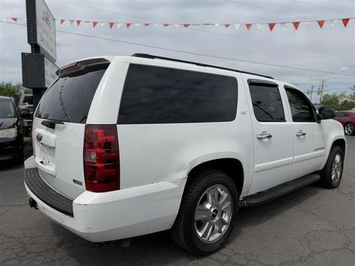 White 2008 Chevrolet Suburban 1500 LTZ