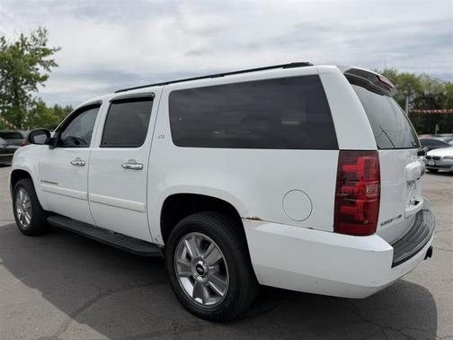 White 2008 Chevrolet Suburban 1500 LTZ