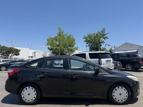 Black 2012 Ford Focus SE