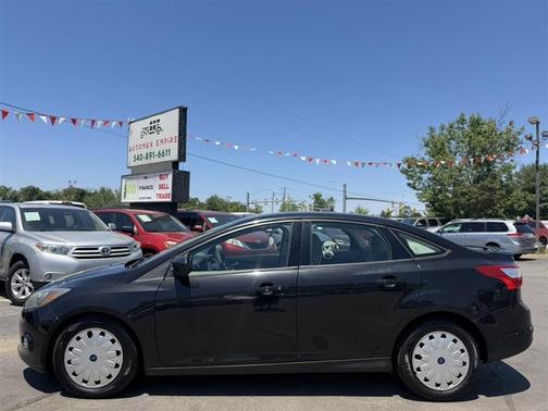 Black 2012 Ford Focus SE