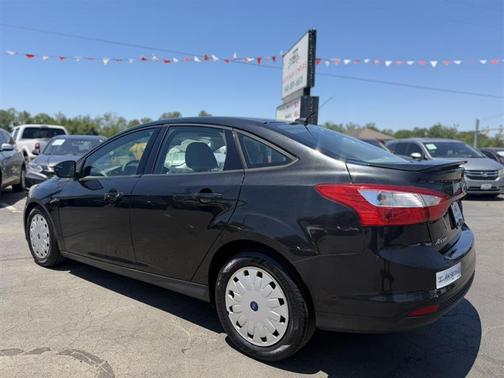 Black 2012 Ford Focus SE