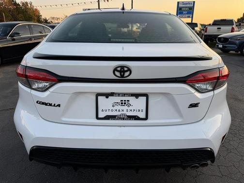 White 2022 Toyota Corolla SE/NIGHTSHADE EDITION